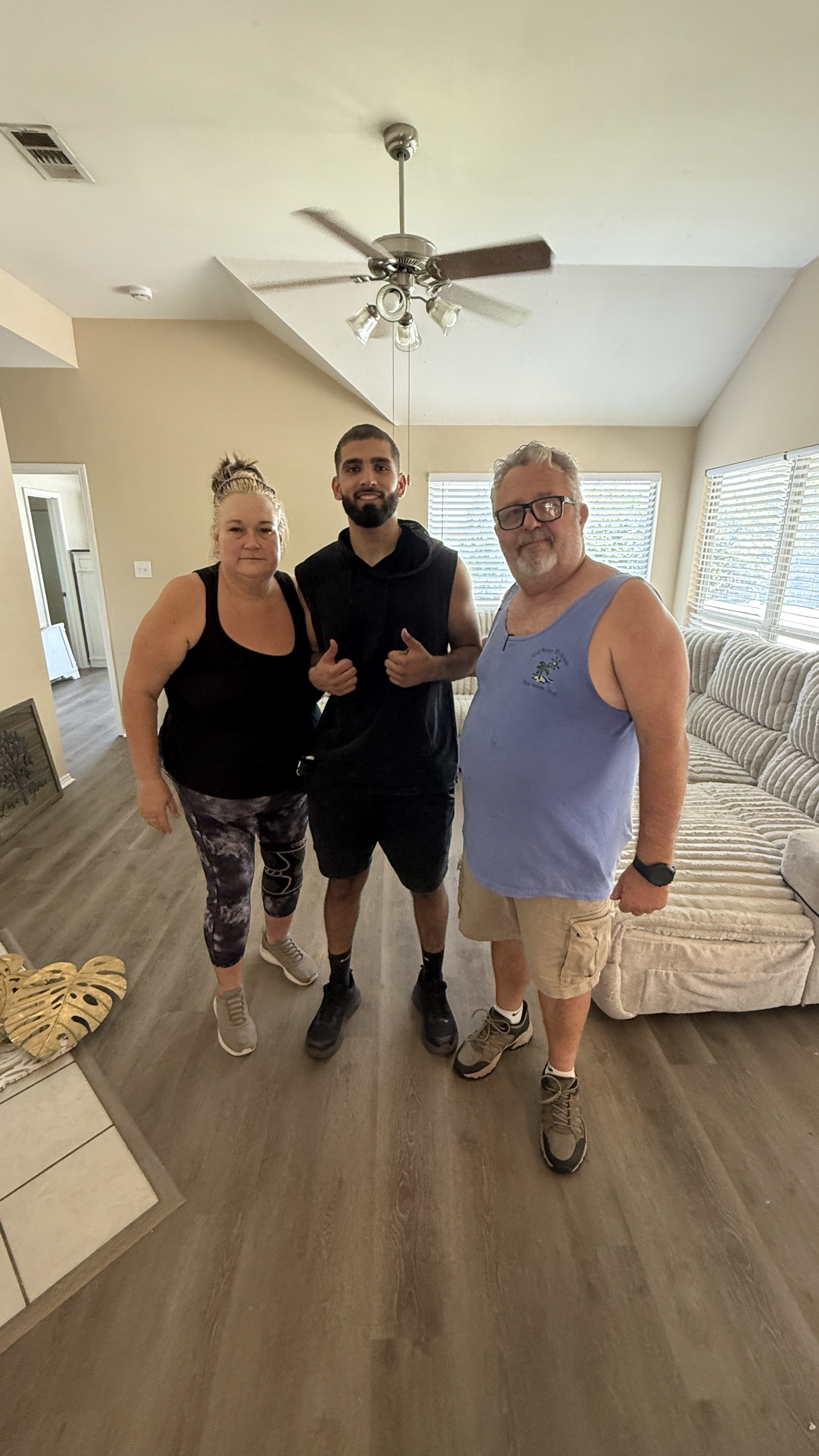 Happy customers after Nahas Moving completed their move